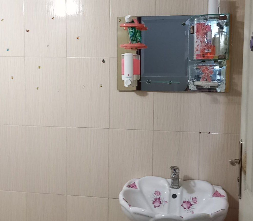 طبقه وسط شهرک ژوان تعاونی ۱۷ دو خوابه دو نبش